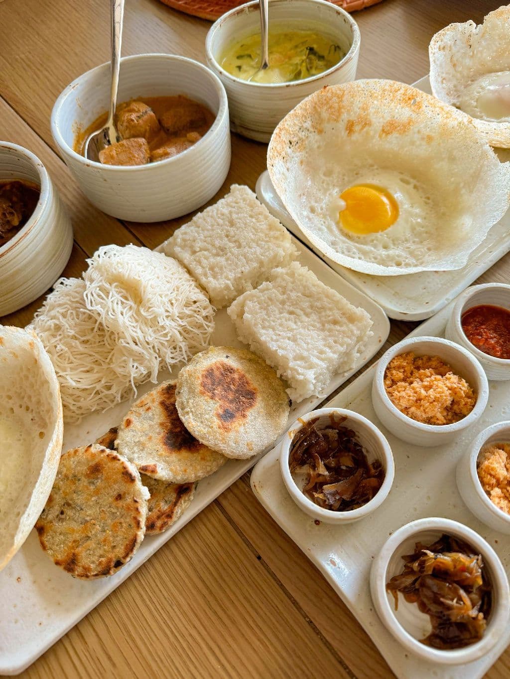 Discover the ultimate guide to traditional Sri Lankan breakfast favorites.
