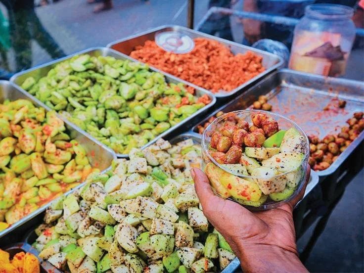 10 Must-Try Sri Lankan Street Foods in Aluthgama Market