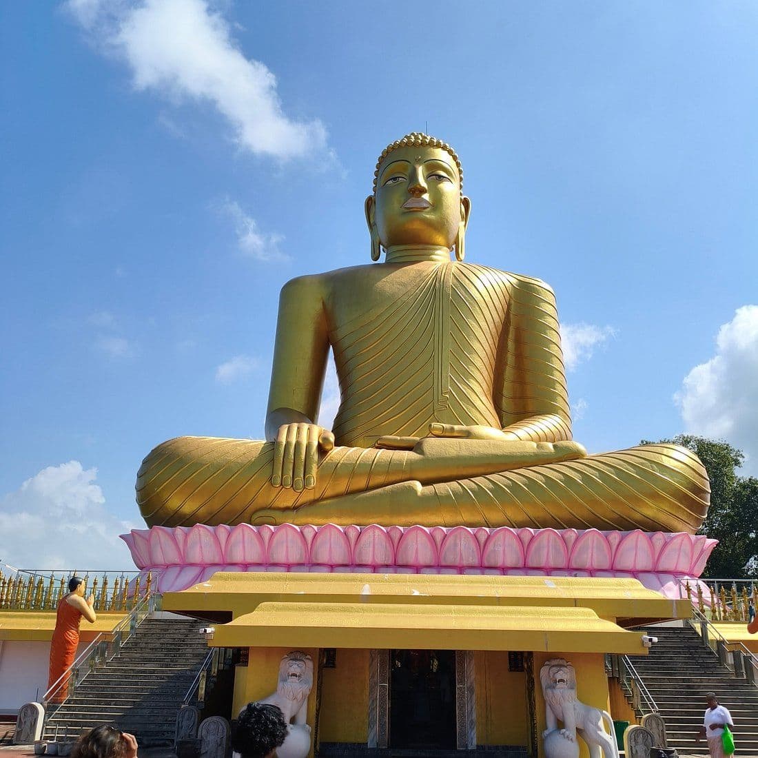 Kande Viharaya Temple: The Mountain Shrine