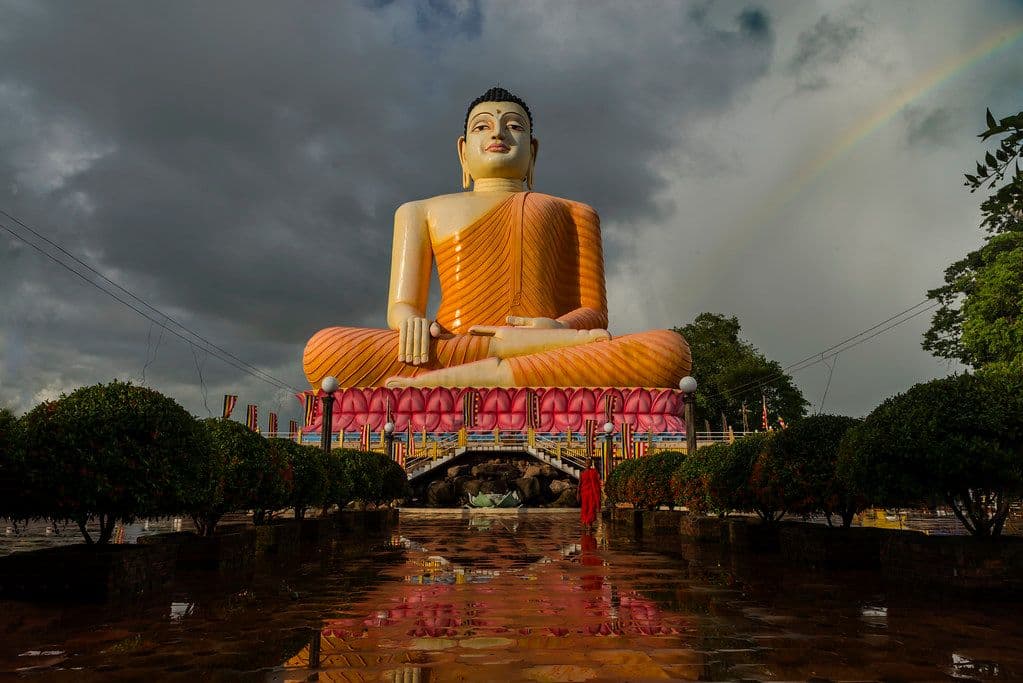 A Pilgrim’s Guide: Visiting Kande Viharaya Temple (The Giant Buddha of Bentota)